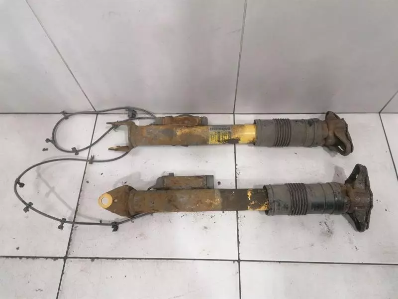 Jeep Grand Cherokee (WK) JEEP GRAND CHEROKEE WK2 SRT8 Shock Absorber Rear 05181549AC Shock Absorber Rear Body type: SUV
Fuel: Petrol