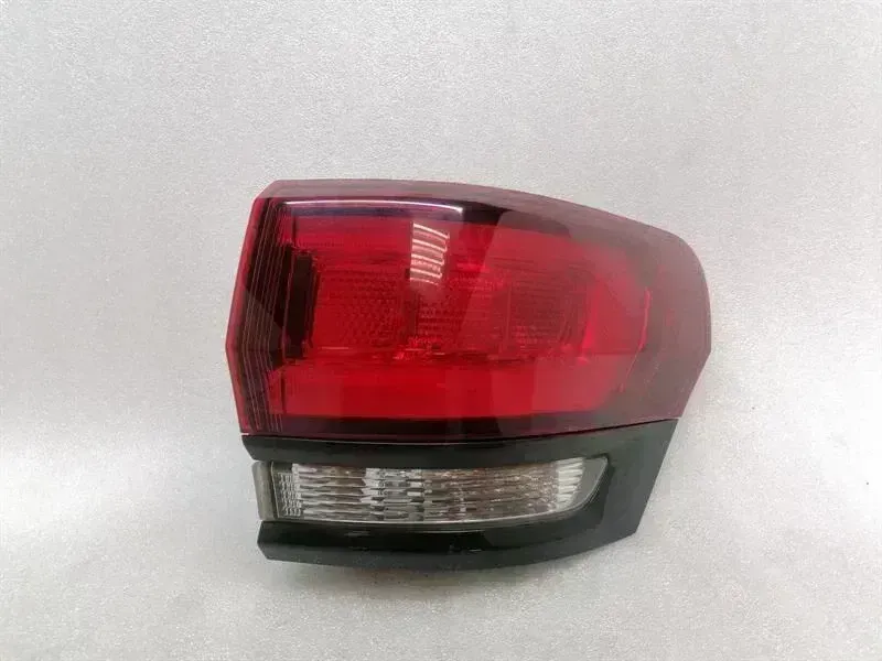 Jeep Grand Cherokee (WK) JEEP GRAND CHEROKEE WW2 Right Rear Light 68142940AE Tail Light Rear Right Body type: SUV
Fuel: Petrol