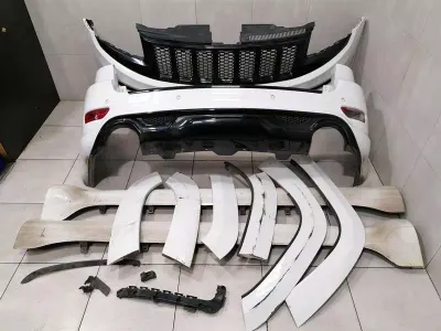 JEEP GRAND CHEROKEE SRT8 WK2 MK4 Stoßfänger Bodykit Set Umbausatz Stoßfänger Set
