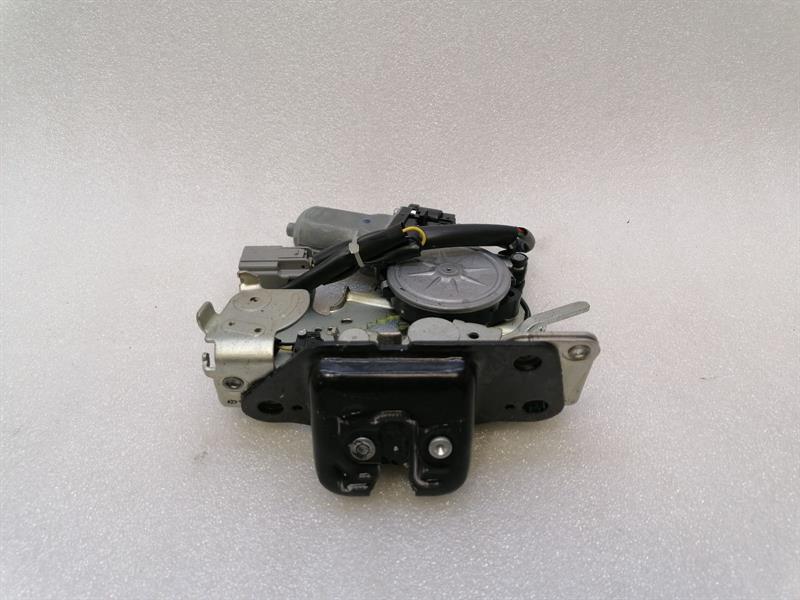 Jeep Grand Cherokee (WK) JEEP GRAND CHEROKEE WW2 MK4 Boat Lock 4589656AC Tailgate Lock Body type: SUV
Fuel: Petrol