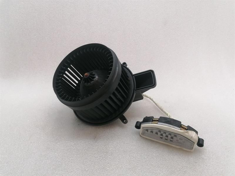 JEEP GRAND CHEROKEE WK2 MK4 Heater Blower DM676001 RIGHT HANDLE RHD