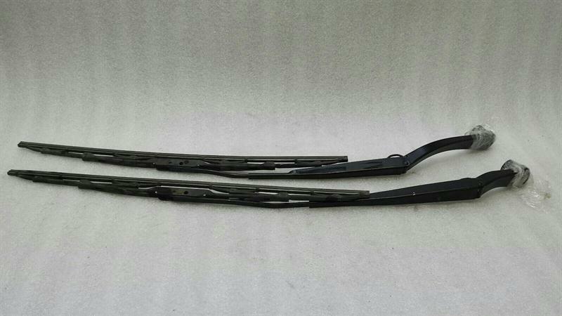 Dodge Challenger Dodge Challenger Wiper Arm 68044161AB Windscreen Wiper Body type: Coupe
Fuel: Petrol