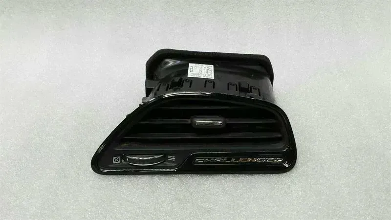 Dodge Challenger DODGE CHALLENGER SRT Air Vent 05176063XX Vent Nozzle Vent Grille Right Body type: Coupe
Fuel: Petrol