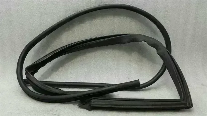 Dodge Challenger DODGE CHALLENGER SRT Left Door Seal 04575891AB Door Seals Left Body type: Coupe
Fuel: Petrol