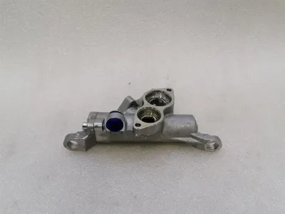Ferrari Purosangue F175 Thermostatgehäuse 316675 Ölthermostatgehäuse