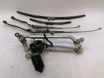 Tringlerie d&#39;essuie-glace avant Ferrari FF F151 84198200 moteur d&#39;essuie-glace avant RHD GUIDON DROIT