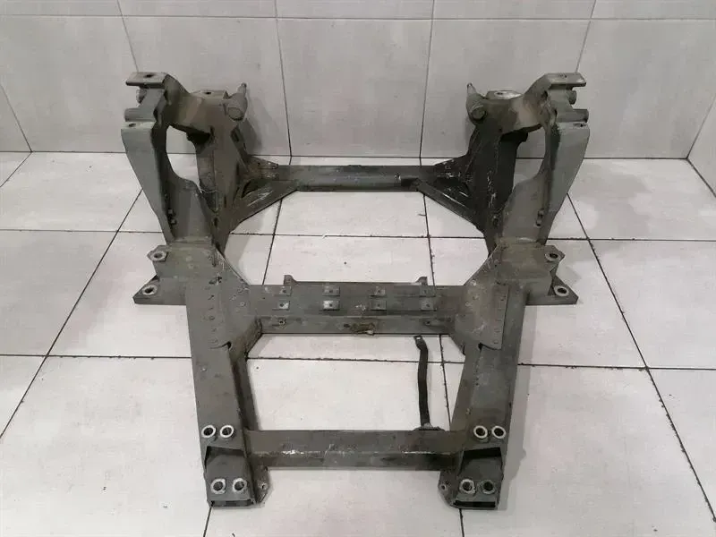 Ferrari FF Ferrari FF F151 subframe rear 277409 axle frame rear axle suspension cradle Body type: Hatchback
Fuel: Petrol