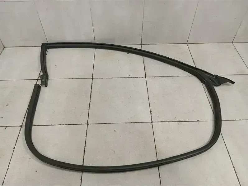Ferrari FF Door Seal Ferrari FF F151 Right Door Seal 84539300 Door S...