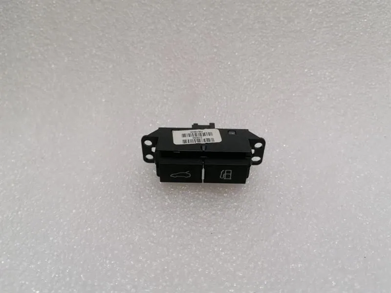 FERRARI GTC4 LUSSO F151M SWITCH 319556 LID AND FUEL FILLER FLAP RELEASE BUTTONS