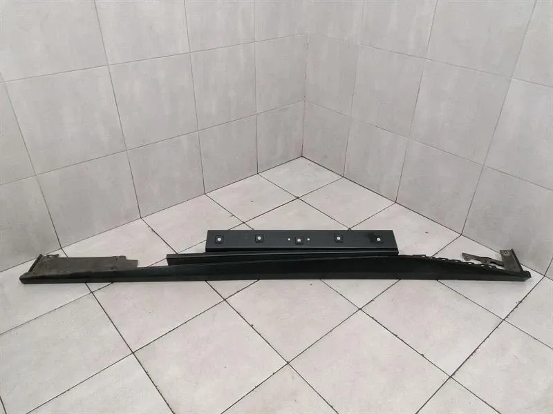 Ferrari GTC4 Lusso F151M side skirt 87669810 left side skirts