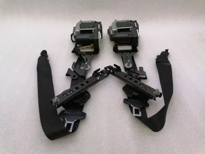 Mercedes C W204 front seatbelt set A2048601785 seat belt front set