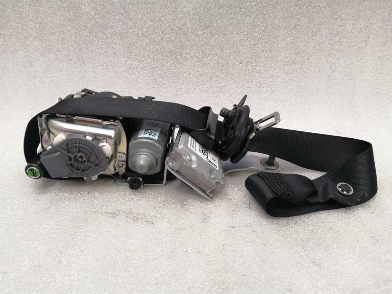Mercedes-Benz CLA (C174 / C178) 2025-... Mercedes C Left W204 front seat belt A2048602586 seat belt front belt left