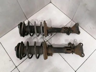 Ensemble d&#39;amortisseurs avant Mercedes C63 AMG W204 A2043204430 Amortisseur avant