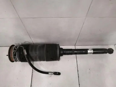 Mercedes S63 AMG W221 Aizmugurējais amortizators A2213204713 Aizmugurējais amortizators L M156