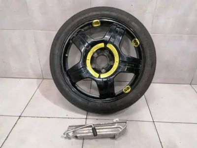 Jeu de roues de secours Mercedes C63 AMG W204 A2044014702 Notrad Reserve 3.5BX18 ET20