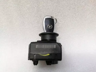 Mercedes C klases W204 atslēgas aizdedzes modulis EZS = KEY A2045451308 vadības bloks EZS