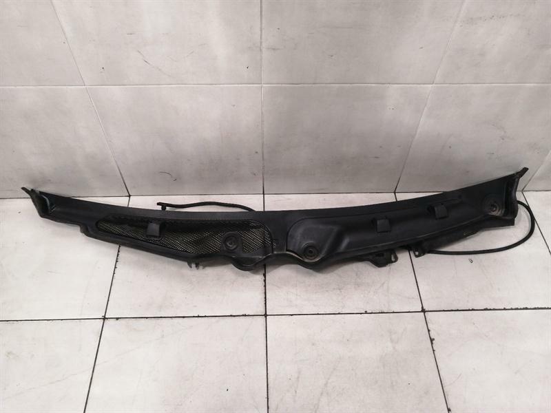 Mercedes-Benz A (W169) Mercedes C Class W204 Windscreen Cover A2048302813 Windscreen Wiper Cover Body type: Saloon
Fuel: Petrol