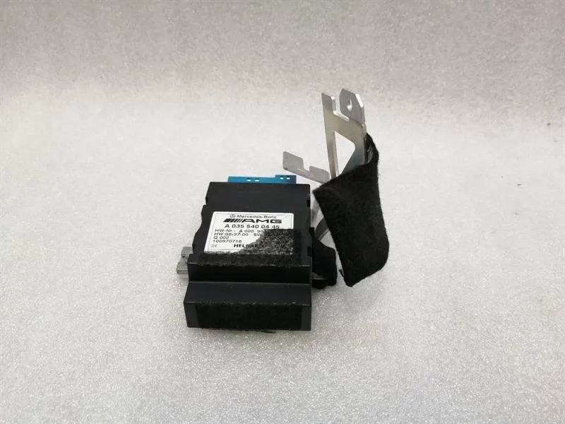 Mercedes C63 AMG W204 Fuel Pump ECU A0355400445 Fuel Pump Module M156 V8