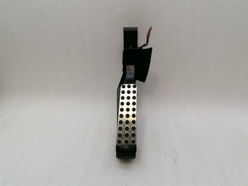 Mercedes-Benz A (W169) Mercedes E Class W211 Gas Pedal (Electrical) A1713000104 Accelerator Pedal AMG Body type: Saloon
Fuel: Petrol