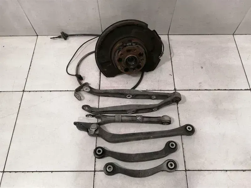 Mercedes-Benz A (W169) Mercedes E63 AMG W211 Left Rear Hub SET A2113504508 Wheel Bearing Housing Rear Left Body type: Saloon
Fuel: Petrol