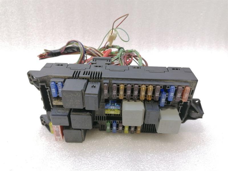 Mercedes-Benz A (W169) Mercedes E Class W211 W219 Fuse Box A2115455301 Fuse Box SAM Body type: Saloon
Fuel: Petrol