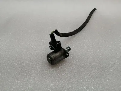 MERCEDES E KLASES W212 VĀRSTU SENSORS 69032901 SPIEDIENA SENORS STŪRES TOMAS MAGNĒTI