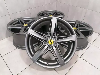 FERRARI F12 BERLINETTA F152 Aluminiumfälgar 270409 aluminiumfälg 270411 11.5J / 9.5J