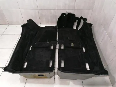 Ferrari F12 F152 grīdas paklāja pārklājs 72901244 paklāju apdares komplekts