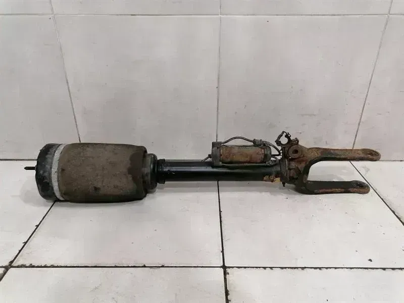 Mercedes-Benz A (W169) Mercedes ML63 AMG W164 Shock Absorber Front A1643202213 Front Shock Absorber M156 Body type: SUV
Fuel: Petrol