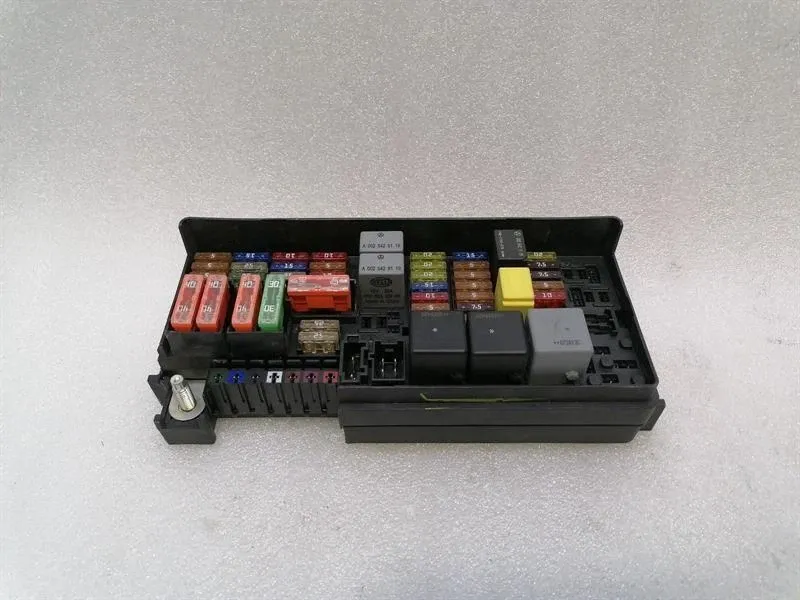 Mercedes ML W164 Fuse Box A1645403072 Fuse Box