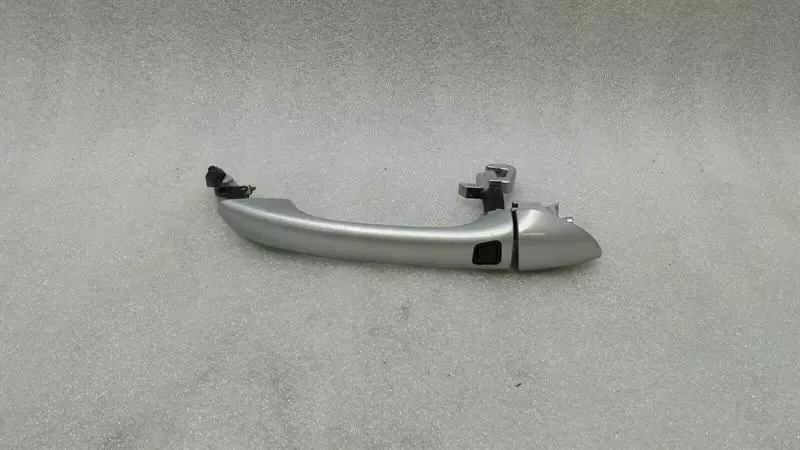 Mercedes-Benz CLS (C219) Mercedes CLS63 W219 Rear Right Door Handle A2197600470 Door Handle Body type: Saloon
Fuel: Petrol