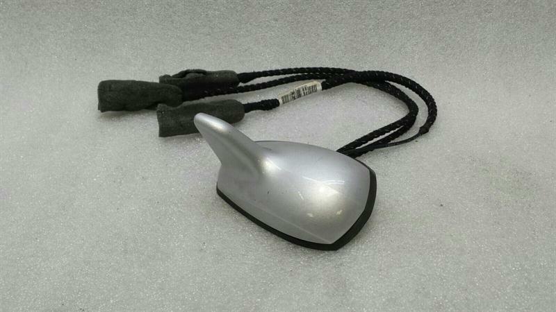 Mercedes-Benz CLS (C219) Mercedes CLS W219 Roof Aerial / Antenna A2218205075 Antenna GPS Body type: Saloon
Fuel: Petrol