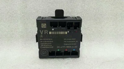 Mercedes C Class W204 priekšējo labo durvju modulis A2049001506 ECU FRH