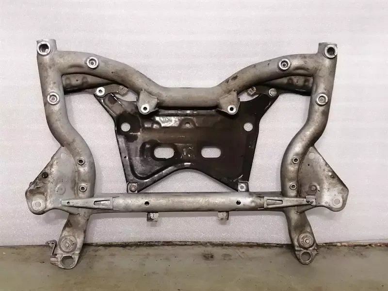 Mercedes C Class W204 Beam Subframe Front A2046281057 Front Axle Beam