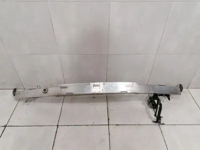 MERCEDES C klass W204 främre stötfångarbalk A2046203434 främre stötfångarhållare