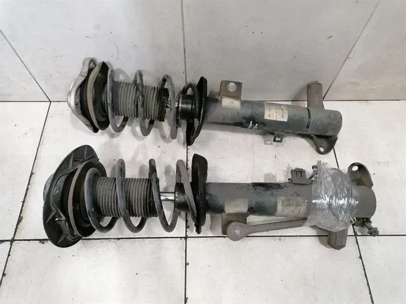 Mercedes-Benz C (W204) Shock Absorber Front Mercedes E Class W212 Shock Absorber Front A212...