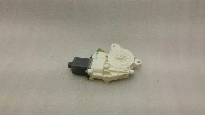 Mercedes ML W164 durvju loga motors A2518200208 logu regulatora motors