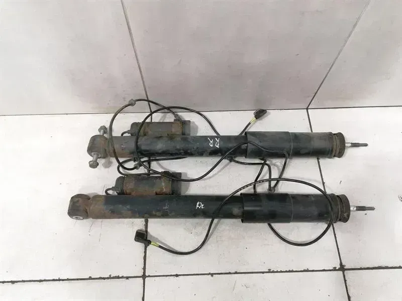 Mercedes-Benz CLS (C219) Mercedes CLS W219 shock absorber rear A2113262700 shock absorber rear Body type: Saloon
Fuel: Petrol