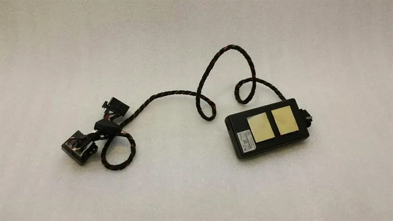 Mercedes ML W164 iPod Module B67824232 Interface Control Unit