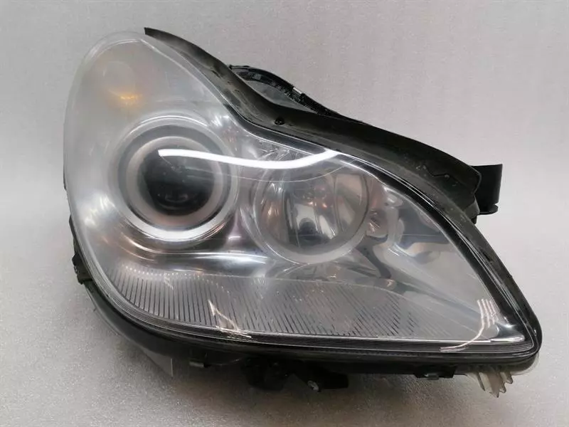 Mercedes-Benz CLS (C219) Mercedes CLS W219 Right Headlight A2198204461 Headlight Right Body type: Saloon
Fuel: Petrol