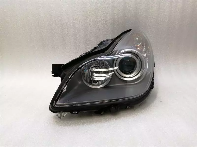Mercedes-Benz CLS (C219) Mercedes CLS W219 Left Head Light Grand Edition Headlight Left Body type: Saloon
Fuel: Petrol