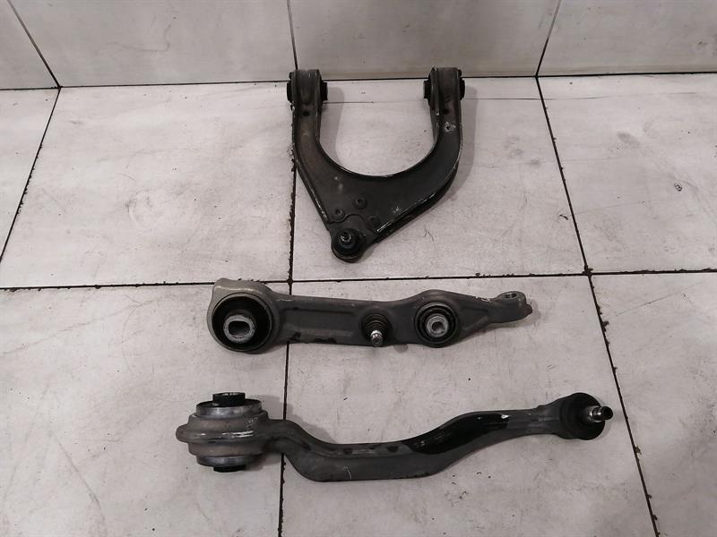 Mercedes-Benz CLS (C219) Mercedes CLS W219 left front wishbone A2193300107 front left handlebar Body type: Saloon
Fuel: Petrol
