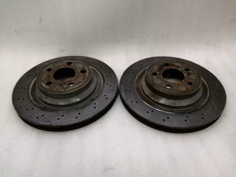 Mercedes-Benz CLS (C257) 2018-2023 Mercedes CLS63 AMG W219 rear brake disc A0034208183 rear brake disc