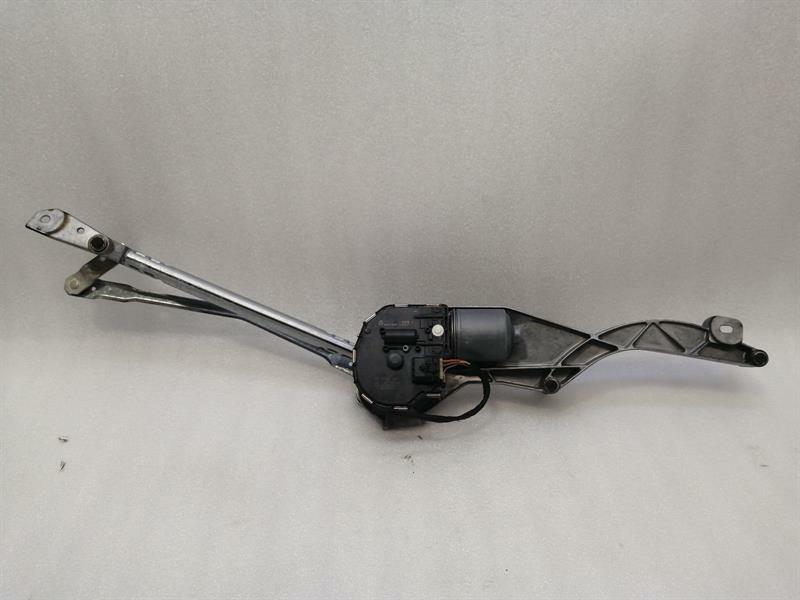 Mercedes-Benz CLS (C219) Mercedes CLS W219 Front Wiper Motor A2198200140 Wiper Motor Front Body type: Saloon
Fuel: Petrol