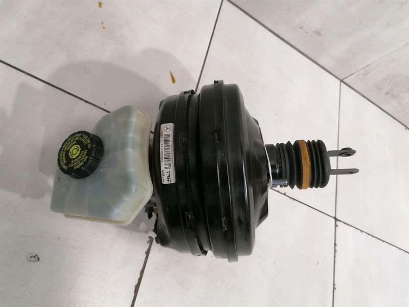 Mercedes-Benz CLS (C219) Mercedes CLS W219 Brake Servo A0064301301 Brake Booster Body type: Saloon
Fuel: Petrol