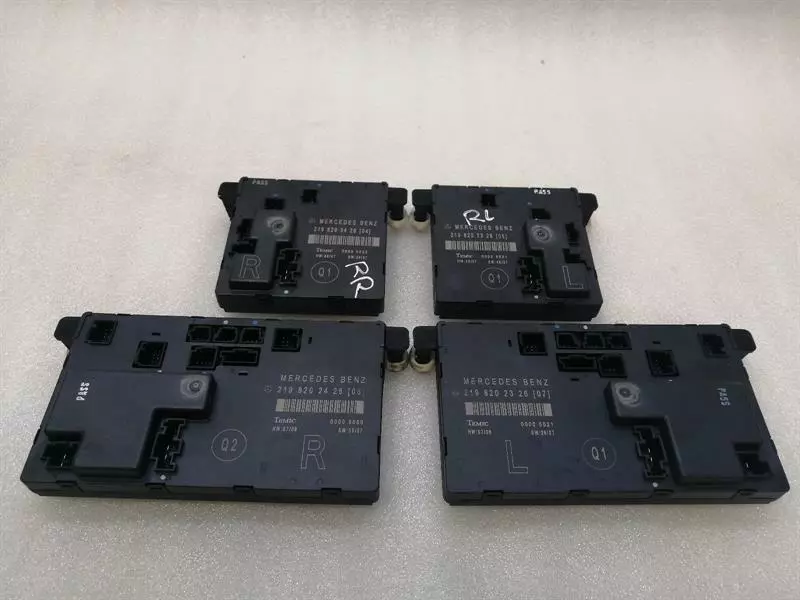 Mercedes-Benz CLS (C219) Mercedes CLS W219 Door Module Set of 4 A2198202326 Door Control Unit Set Body type: Saloon
Fuel: Petrol