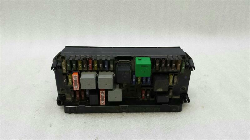 Mercedes-Benz C (W204) Fuse box Mercedes E Class W212 Fuse Box A2129007104 Fuse...