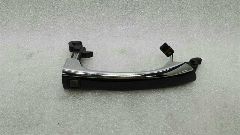 Mercedes-Benz CLS (C219) Mercedes CLS W219 RRH door handle A2197600470 door handle rear right Kessy RE Body type: Saloon
Fuel: Petrol