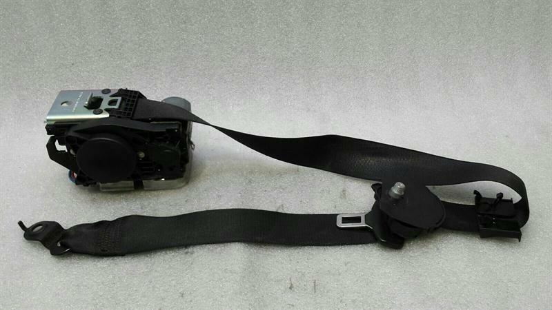 Mercedes-Benz CLS (C219) Mercedes CLS W219 left front seat belt A2118605786 seat belt belt front Li Body type: Saloon
Fuel: Petrol