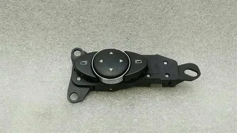 Mercedes-Benz CLS (C219) Mercedes CLS 63 AMG W219 Mirror Adjustment Switch A2118215779 Mirror Switch Body type: Saloon
Fuel: Petrol